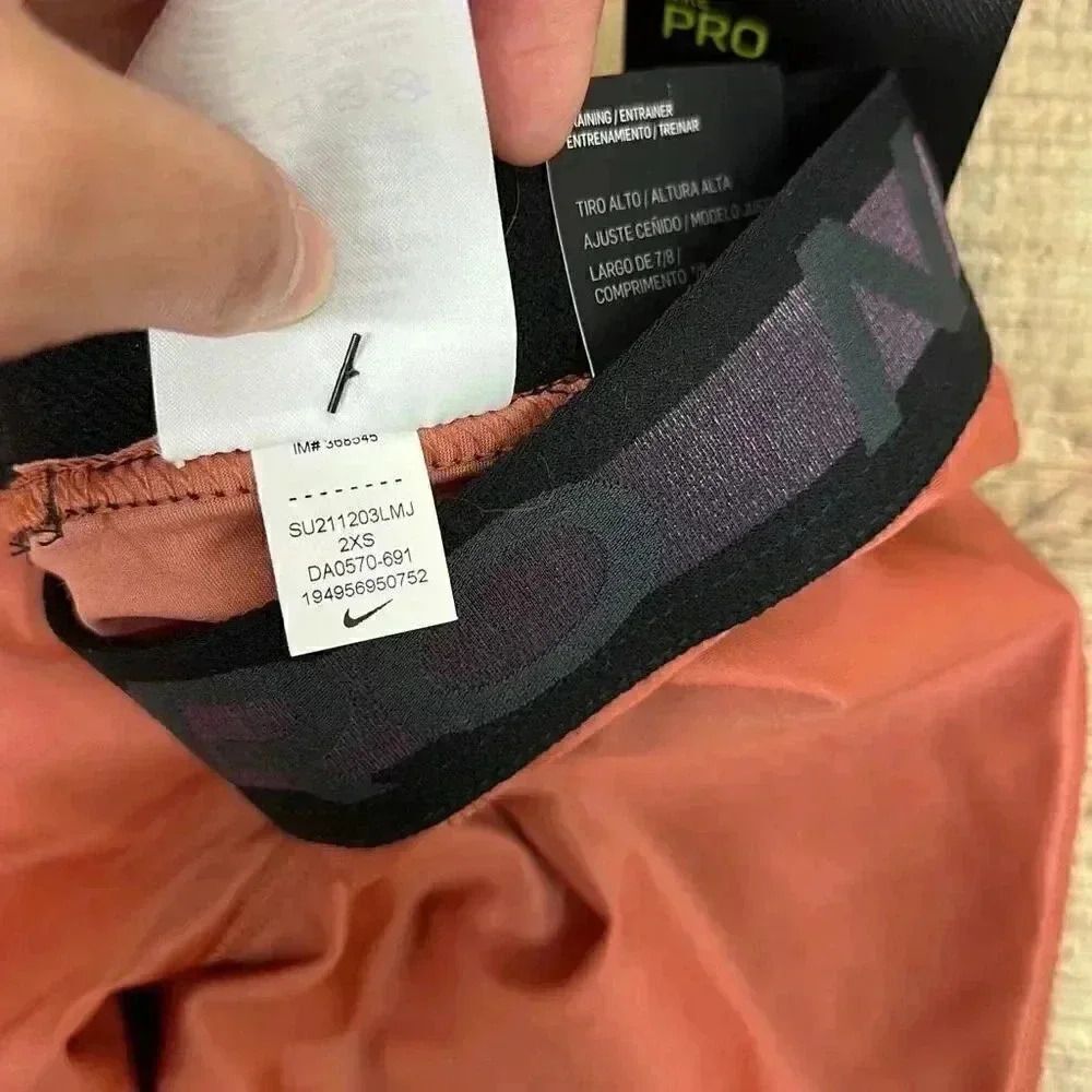 NWT Nike Pro High Rise Tight Fit Leggings - Picture 8 of 10